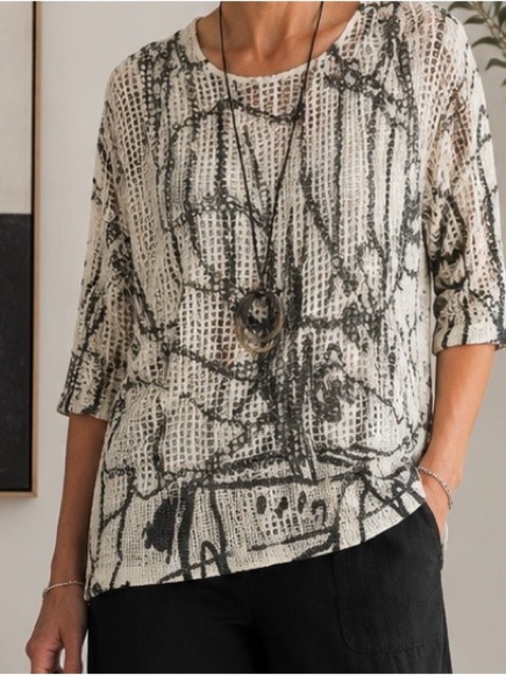 Charlie B Knit Crochet Top
Abstract Print
Size M but Oversized